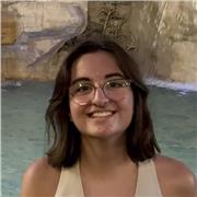 ¡Hola! Me llamo Marta y ofrezco clases particulares de inglés. Tengo un nivel de C1, y estoy en 2ndo de Bachillerato Biológico